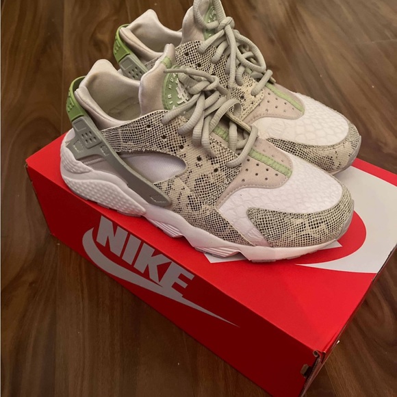 Nike Air Huarache Green Snake - Picture 2 of 14